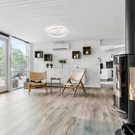 Tatil Evi Lovely In With Kitchen