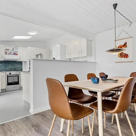 Сasa de vacaciones Lovely In With Kitchen Knebel